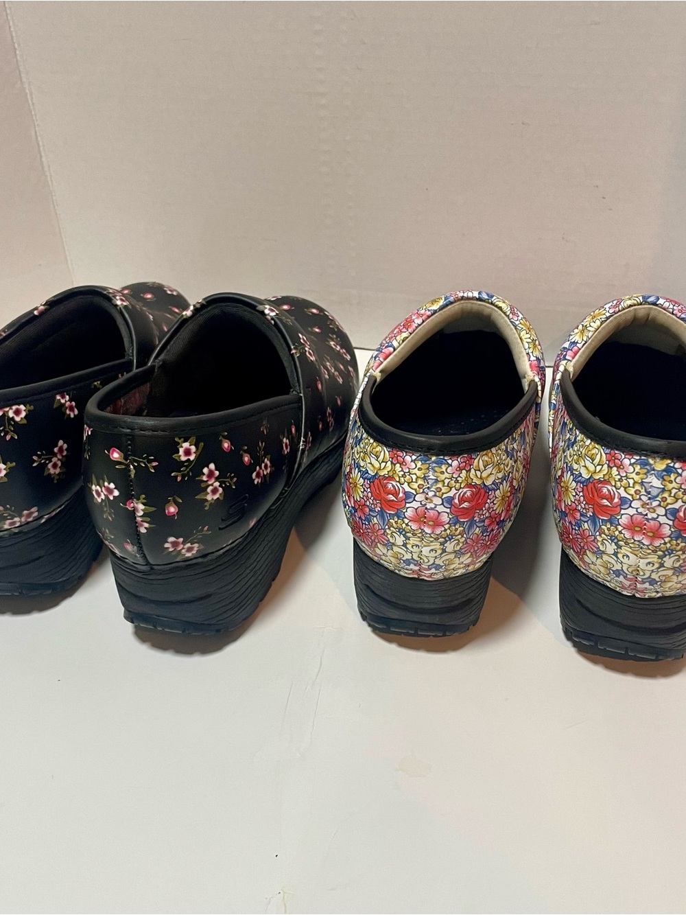 Skechers Work Women’s Size 8 Slip Resistant Floral Clogs Lot of 2 Pairs - Picture 3 of 8
